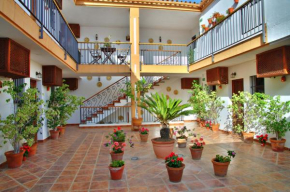 Отель Hotel Posada Casas Viejas  Беналуп-Касас-Вьехас